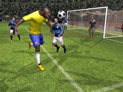 Efektný kopFirst Touch Soccer 2014 (mobilné)