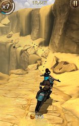 Na motorkeLara Croft: Relic Run (mobilné)